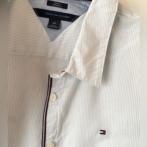 Tommy Hilfiger Button Down. Women’s Size Small. Never worn!